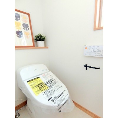 ウォシュレット付きのトイレには手洗い場も完備!