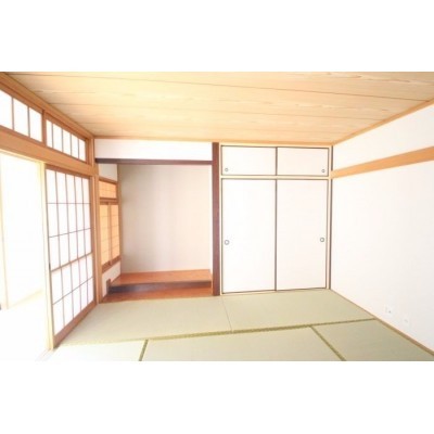 趣きのある床の間と広縁♪