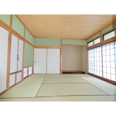 和室は8帖と寛ぎの空間♪