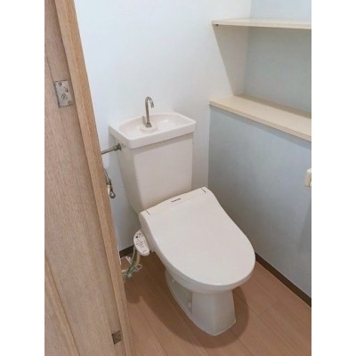 快適なウォシュレット付きトイレ!