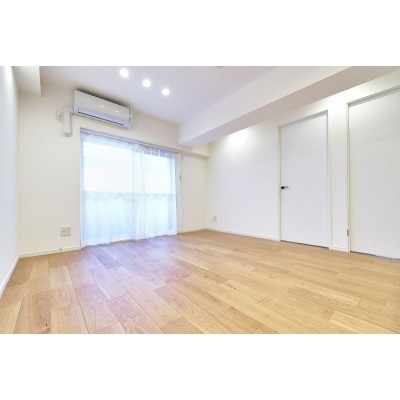 リビングには洋室2部屋が隣接しております!