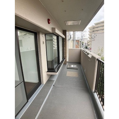 しっかり横幅のあるバルコニー♪