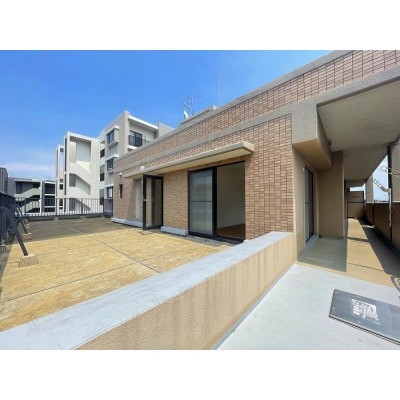 約45㎡のルーフバルコニー付き!家庭菜園など楽しめます☆*