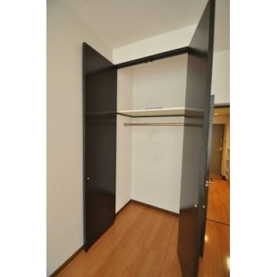 奥行きのあるクローゼット