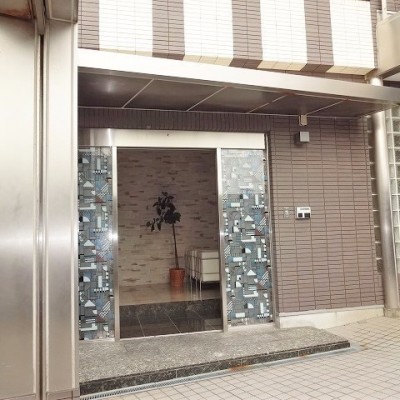玄関ドアは自動ドアです。