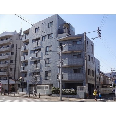県道沿いの便利な立地!