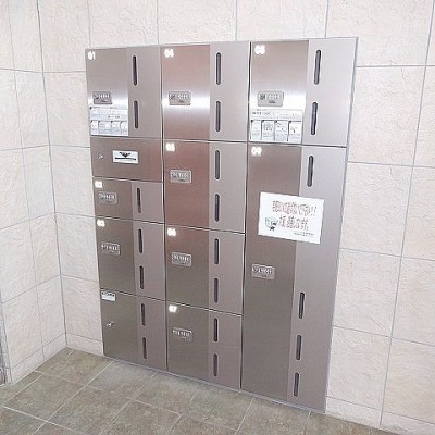 不在時に便利な宅配BOX付き!