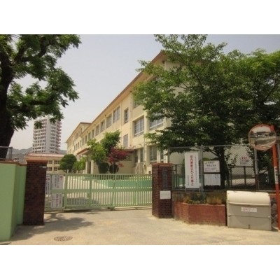 壱岐小学校:852m