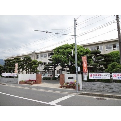 金武中学校