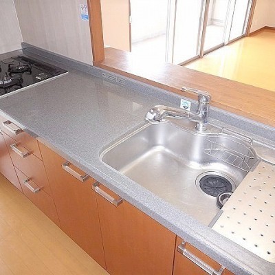 対面式システムキッチン!ご家族の様子も見ながらお料理出来ます