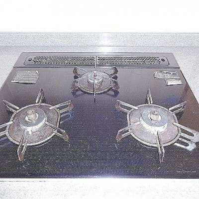 お手入れし易いフラットタイプのガスコンロ