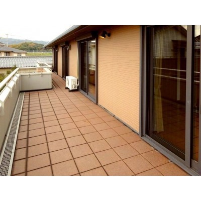 広いバルコニー