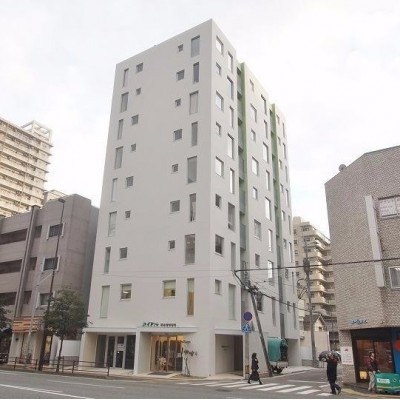 白を基調とした外観でオシャレ♪