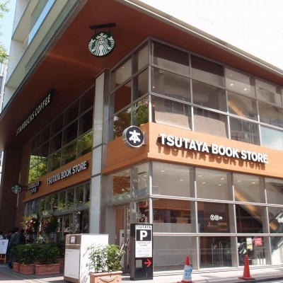 TSUTAYA BOOK STORE TENJIN 徒歩12分