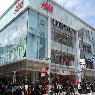 FOREVER21福岡店 徒歩10分