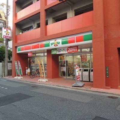 サンクス福岡今泉公園通り店 徒歩1分