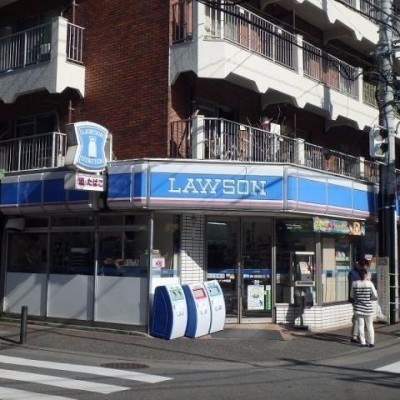 ローソン大名店 徒歩3分