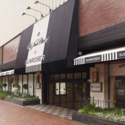 ファッションプラザサンローゼ博多 徒歩4分