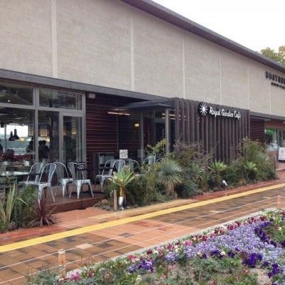 Royal Garden Cafe大濠公園 徒歩4分