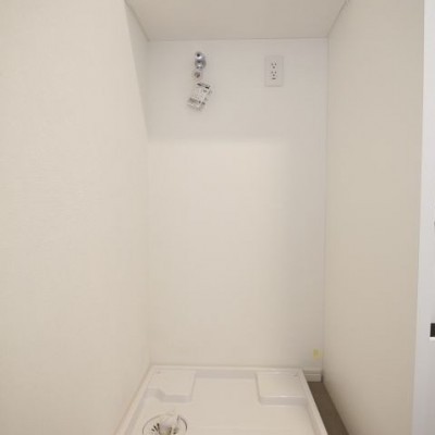 室内洗濯機置き場♪うっかり干し忘れも安心ですね♪