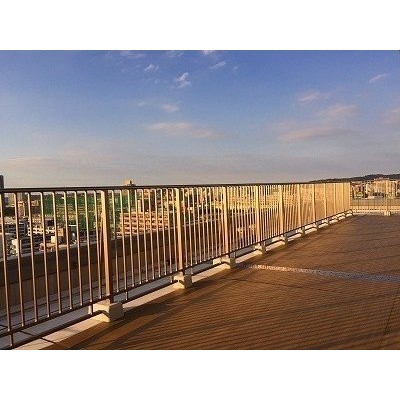 ルーフバルコニーから北側を撮影。