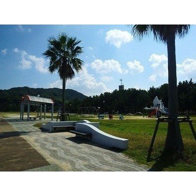 公園専用駐車場がない事もあり広々ゆったりした公園です。