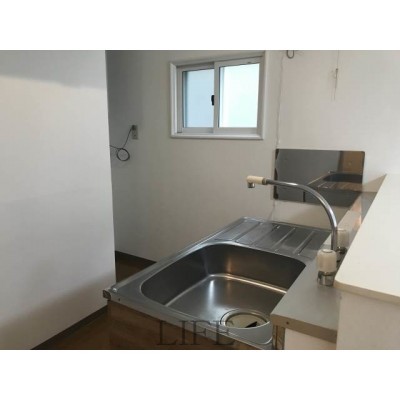 キッチンに窓あります