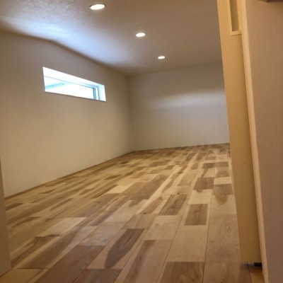 小屋裏収納8帖