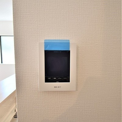 訪問時の確認ができる。防犯にも役立つTVインターホン