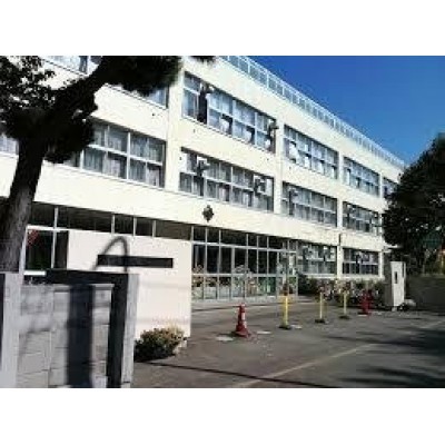 札幌市立中央小学校まで658m