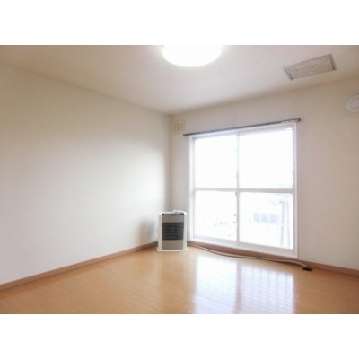 ゆったり過ごせる居間です