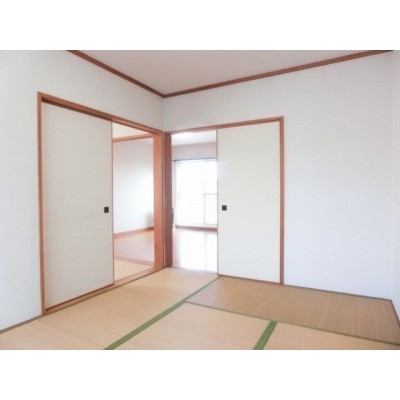 フローリングだけでなく、和室もあります