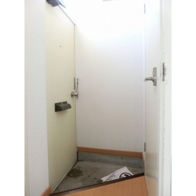 落ち着いた玄関です