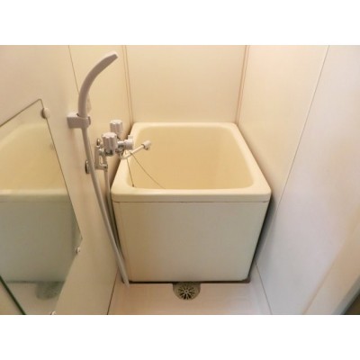 コンパクトで使いやすいお風呂です