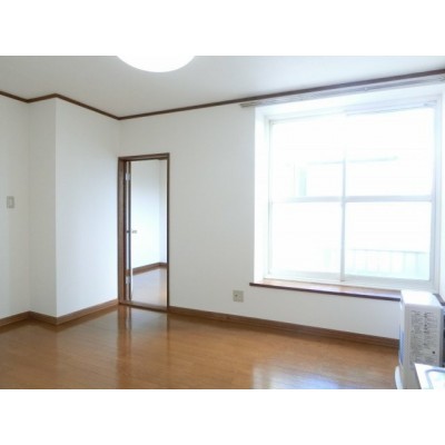 こちらの居間で趣味の時間をお楽しみください