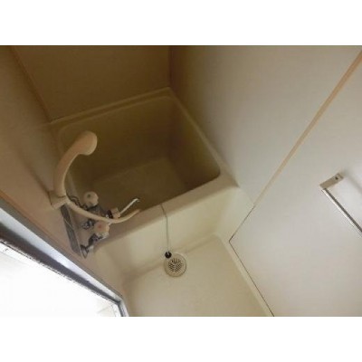 コンパクトで使いやすいお風呂です