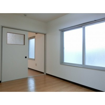 個人の部屋や寝室として使える洋室です