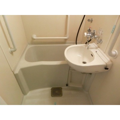 日々の疲れを癒すお風呂付です