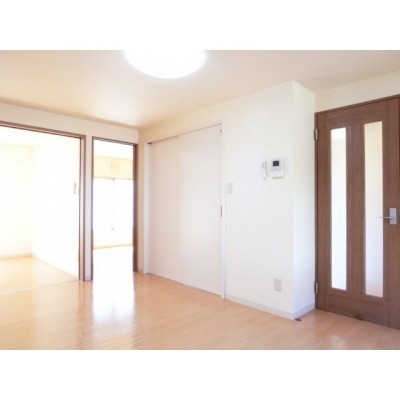 ゆったり過ごせる居間です