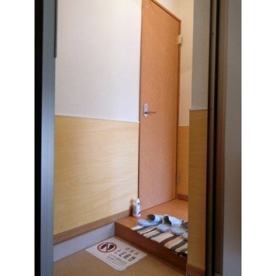 収納もある玄関です