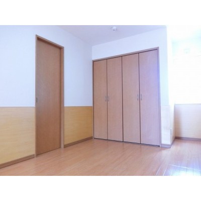 使い勝手のいい洋室です