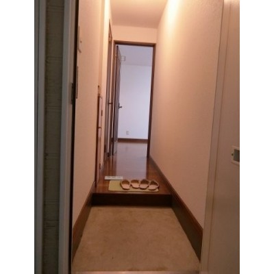 明るい玄関です
