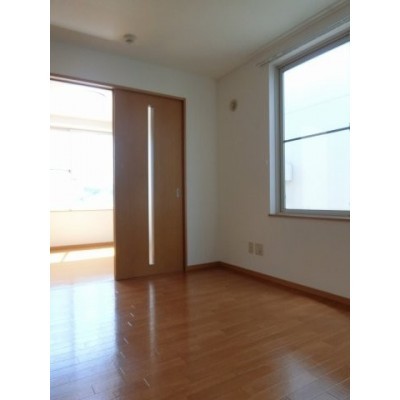 ゆったり過ごせる居間です