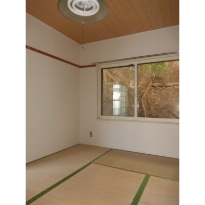 柔らかい畳が心地よい和室