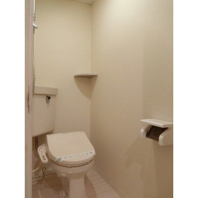 コンパクトで使いやすいトイレです