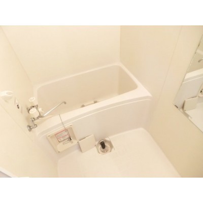 コンパクトで使いやすいお風呂です