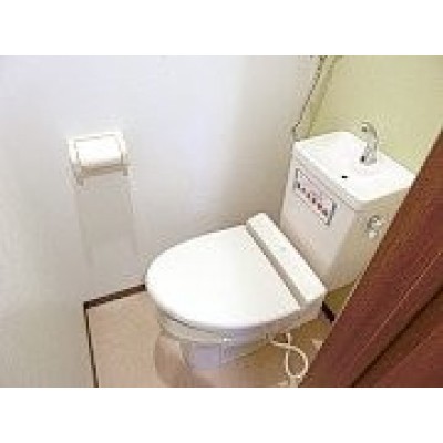 コンパクトで使いやすいトイレです