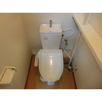 コンパクトで使いやすいトイレです