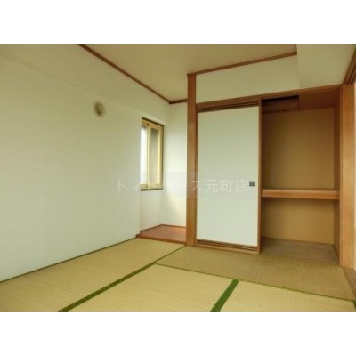 和室ならではの温かな和の空間で寛ぎの時間を過ごせます