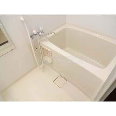 コンパクトで使いやすいお風呂です